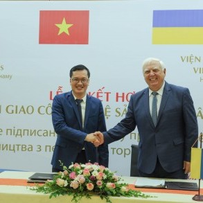 Viện công nghệ GFS & Viện Hàn lâm Khoa học quốc gia Ukraina Ký kết hợp đồng chuyển giao công nghệ sản xuất phân bón hữu cơ